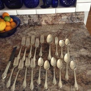 Vtg Rogers IS Rememberance Silverplate 20pc